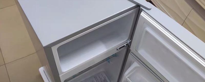 新冰箱保鲜室后壁结冰是什么问题